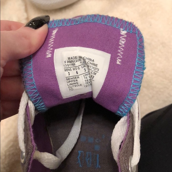 Converse - Picture 4 of 4